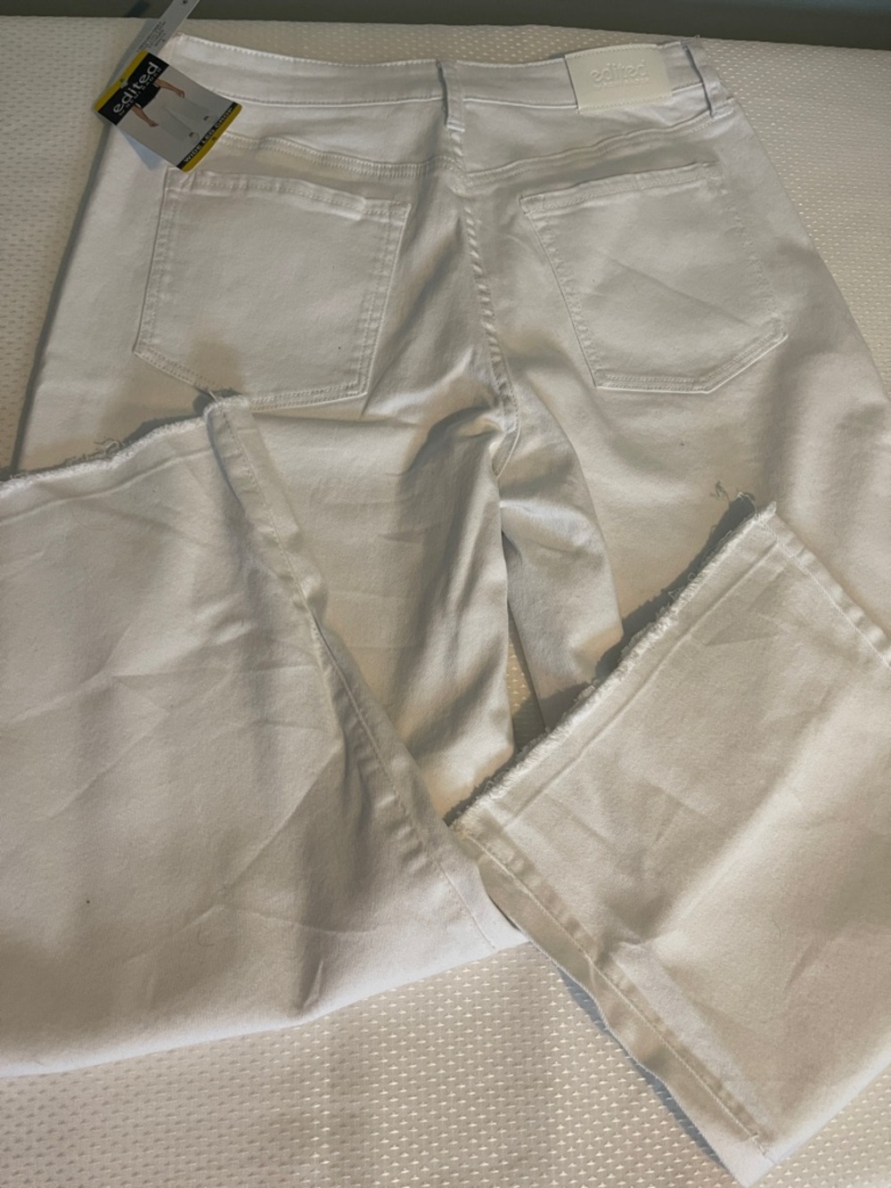 Classic White woman’s Straight Jeans